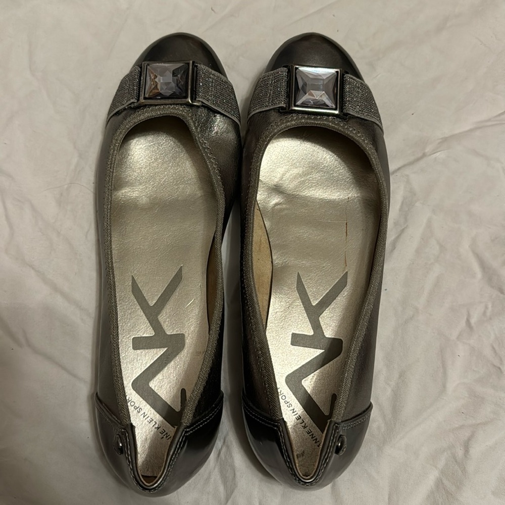 Women’s ballet flats metallic colored